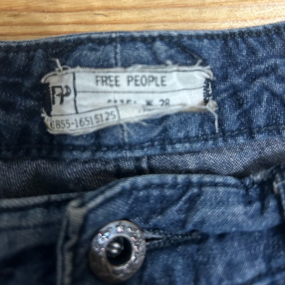 Women’s Blue Denim Jeans - Classic Casual Fit - Picture 2 of 3